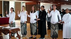 Empat pemain yakni Emily Julia Frederica Nahon, Felicia Victoria de Zeeuw, Iris Joska de Rouw, dan Isa Guusje Warps resmi menjadi WNI